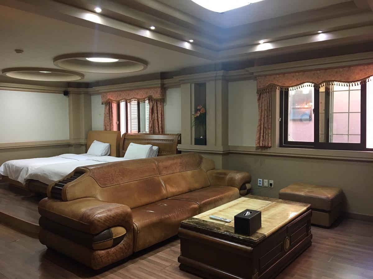 Gwangju Metropolitan City Nobless Hotel מראה חיצוני תמונה