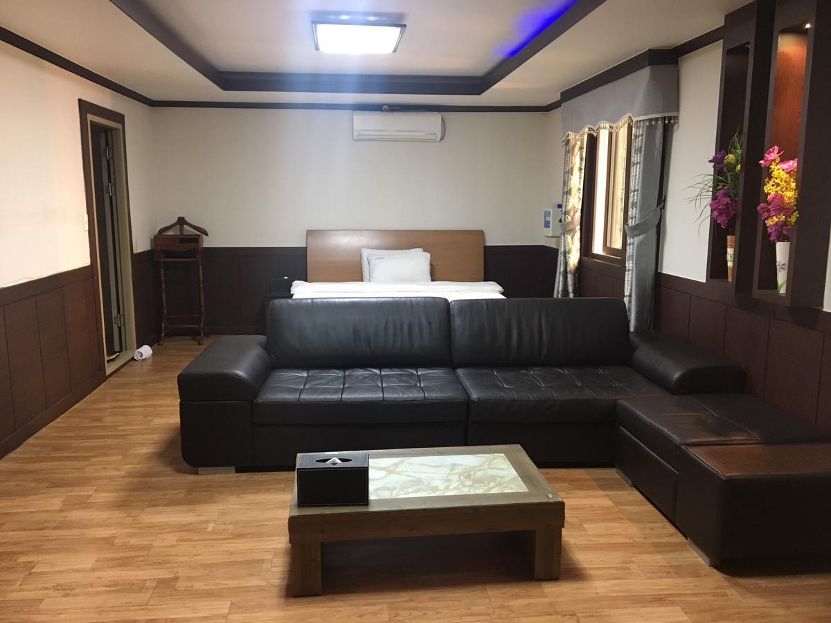 Gwangju Metropolitan City Nobless Hotel מראה חיצוני תמונה