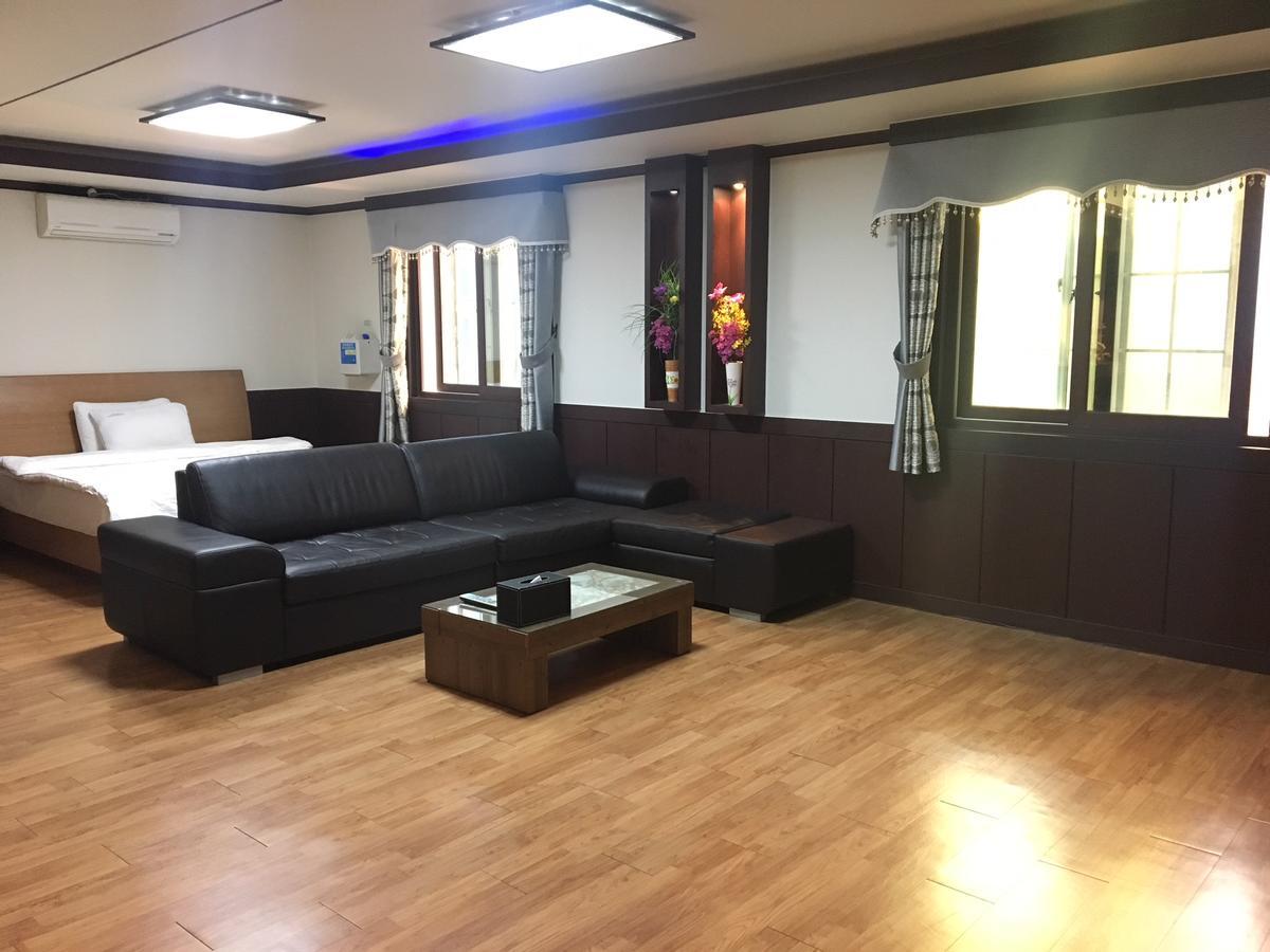 Gwangju Metropolitan City Nobless Hotel מראה חיצוני תמונה
