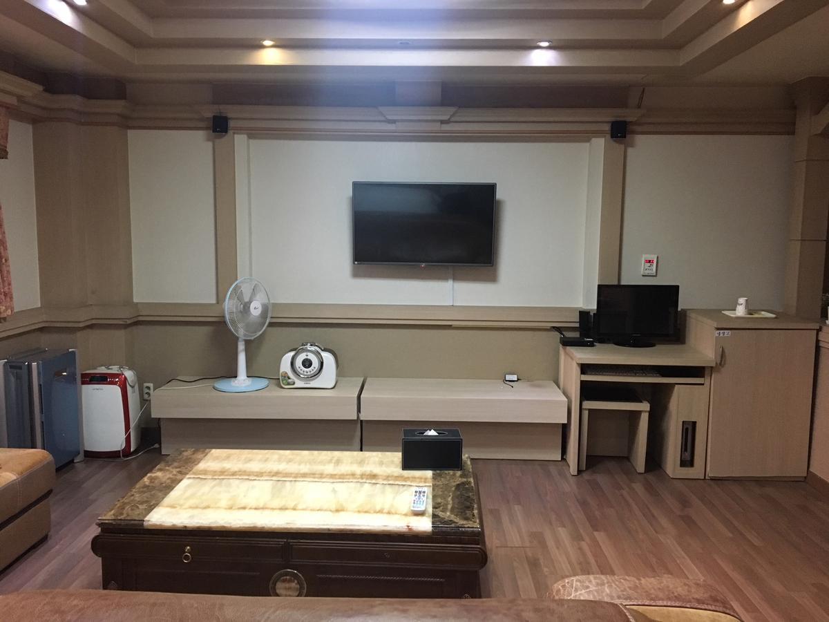 Gwangju Metropolitan City Nobless Hotel מראה חיצוני תמונה