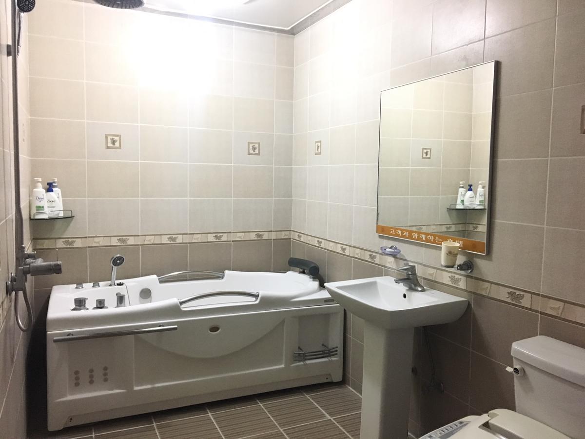 Gwangju Metropolitan City Nobless Hotel מראה חיצוני תמונה