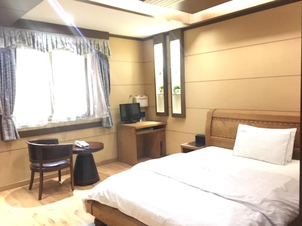 Gwangju Metropolitan City Nobless Hotel מראה חיצוני תמונה